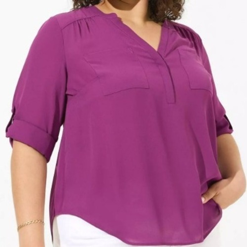 TORRID Women 2X Harper Plum Purple 3/4 Sleeve Roll Tab V Neck Pockets Blouse Top